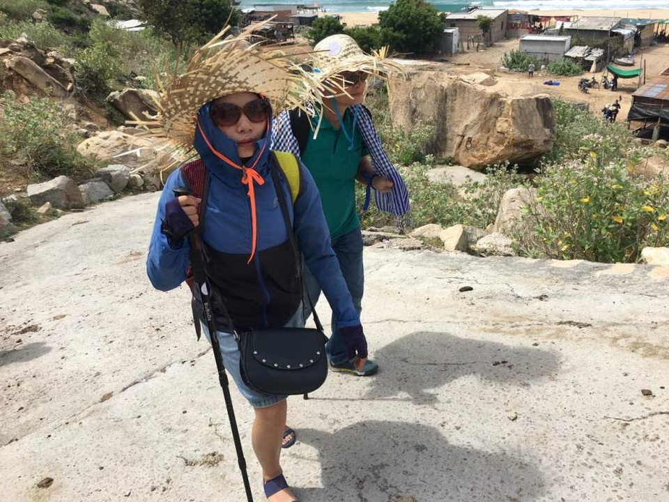 Ninh Thuận: Huyền bí Mũi Dinh - 3 Chinh phục đoạn dốc, du khách bỏ lại phía sau làng chài bãi Tràng