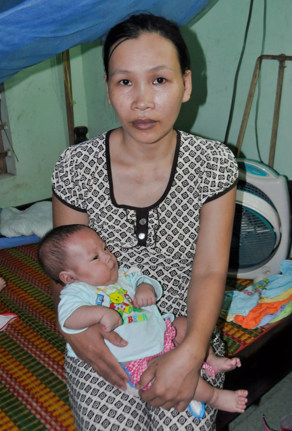 Thương bé 3 tháng tuổi mắc bệnh teo hẹp động mạch phổi và hở van tim ba lá - 3 Cháu Ngô Tấn Lực hiện đang mắc bệnh teo hẹp động mạch phổi và hở van tim ba lá