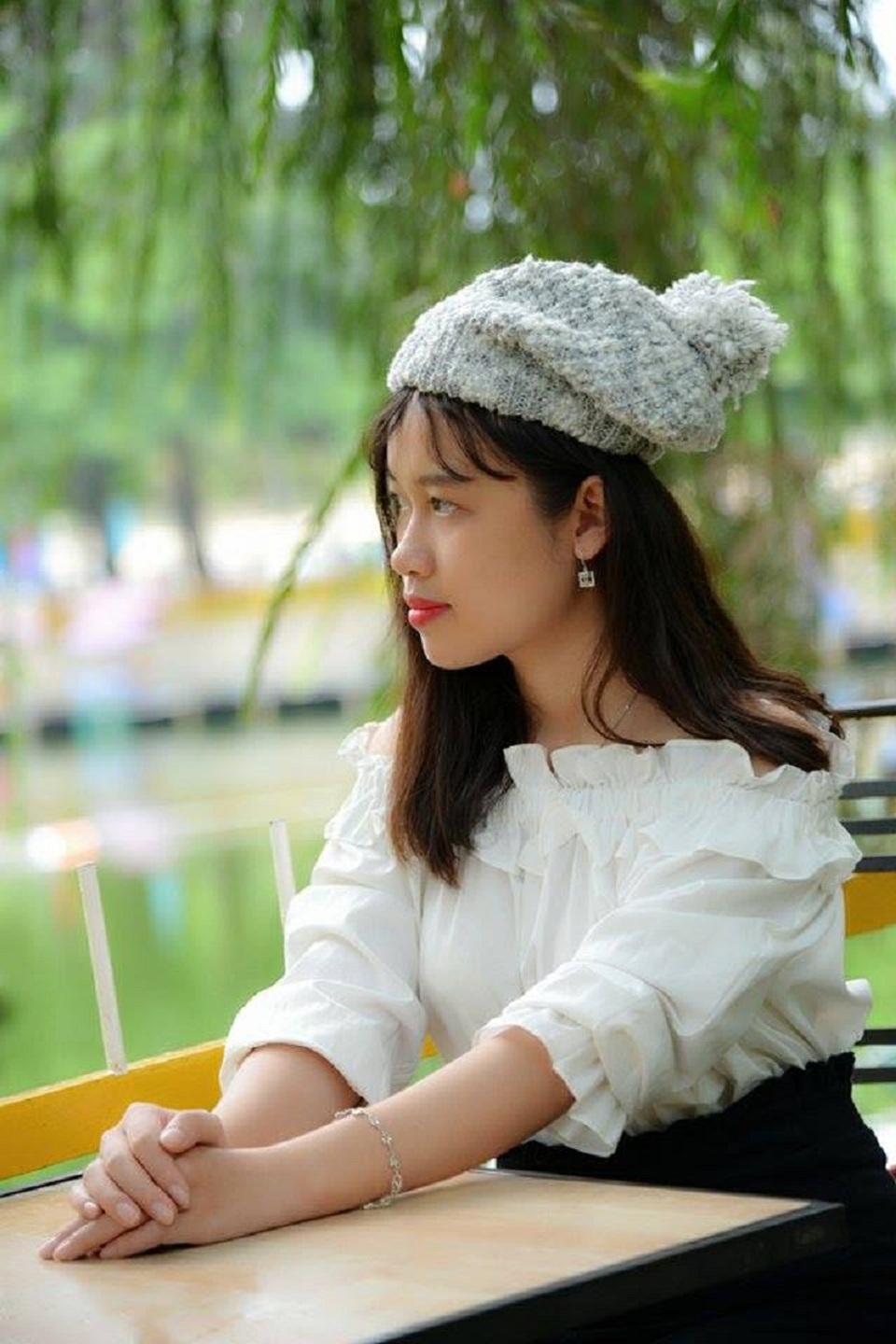Gặp gỡ nữ sinh học giỏi, nhiều tài lẻ của lớp "1 nữ 50 nam" - 1 Gặp gỡ nữ sinh học giỏi, nhiều tài lẻ của lớp "1 nữ 50 nam" - 1