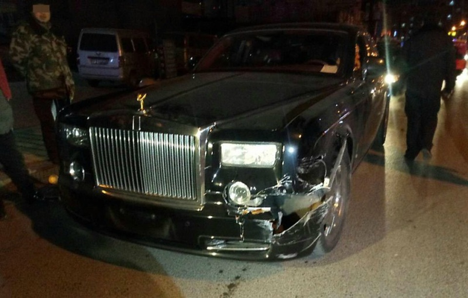 Sau tai nạn, chủ xe Rolls-Royce bảo tài xế xe Hyundai "bán nhà đi" - 3 Sau tai nạn, chủ xe Rolls-Royce bảo tài xế xe Hyundai "bán nhà đi" - 3
