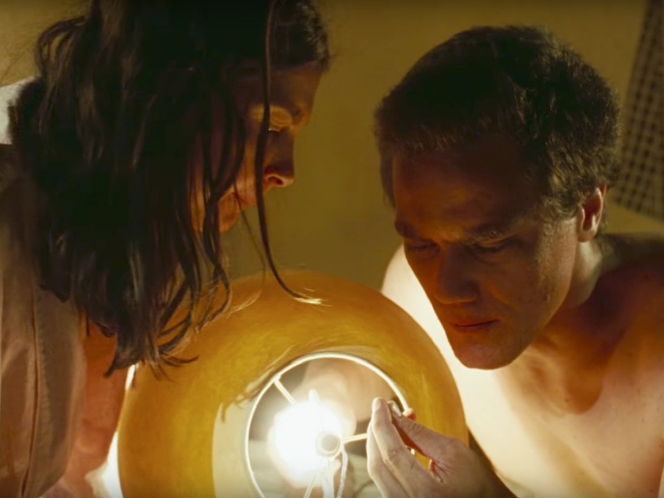 “Bug” (Bọ - 2006): Hai diễn viên Michael Shannon và Ashley Judd vào vai một cặp đôi bị hoang tưởng về một cuộc tấn công của loài bọ trong căn nhà của họ, chỉ có điều họ không biết những con bọ đang nằm ở đâu.