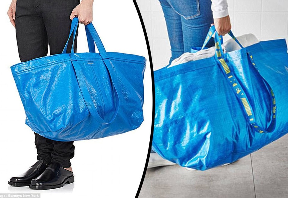 Váy da trông như thảm cao su có giá… 57 triệu đồng - 5 Vài tháng trước, Balenciaga từng khiến các tín đồ mốt sửng sốt khi cho ra mắt dòng túi xách bằng da cao cấp có giá 2.145 USD/chiếc (gần 49 triệu đồng) trông giống hệt chiếc túi nhựa xanh được dùng phổ biến ở ngoài các cửa hàng, siêu thị.