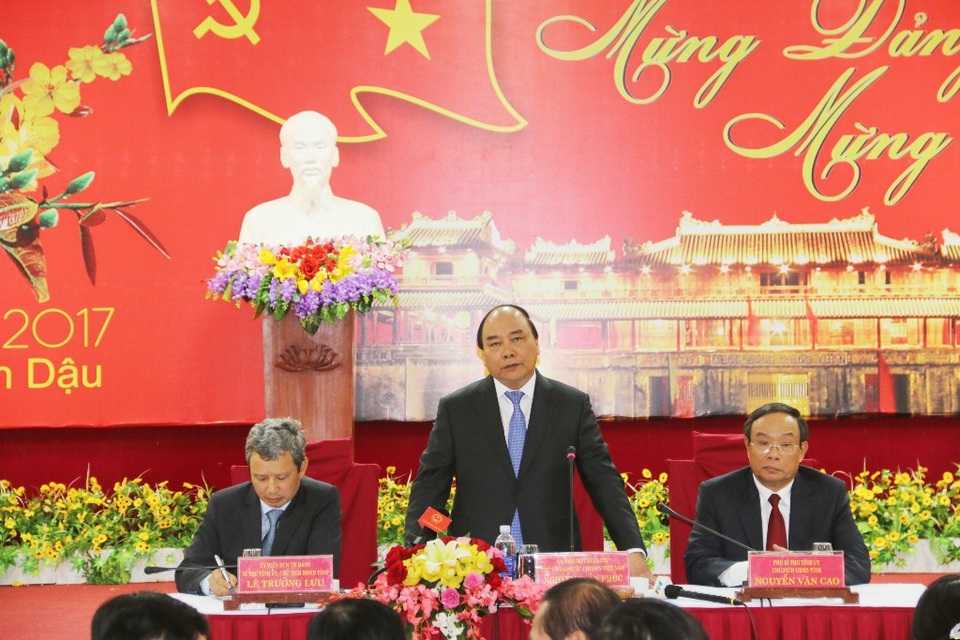 Thủ tướng: "Năm Dậu, con Gà phải cất tiếng gáy sớm" - 1 Thủ tướng Nguyễn Xuân Phúc làm việc với tỉnh Thừa Thiên Huế sáng mùng 4 Tết