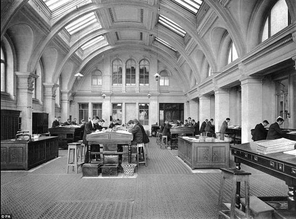 Phòng thiết kế của trụ sở hãng đóng tàu Harland & Wolff, nơi các kỹ sư đã từng miệt mài thực hiện các bản vẽ thiết kế con tàu Titanic, nay được chuyển đổi chức năng, trở thành một phòng tiệc kiêm quầy bar trong khách sạn Titanic.