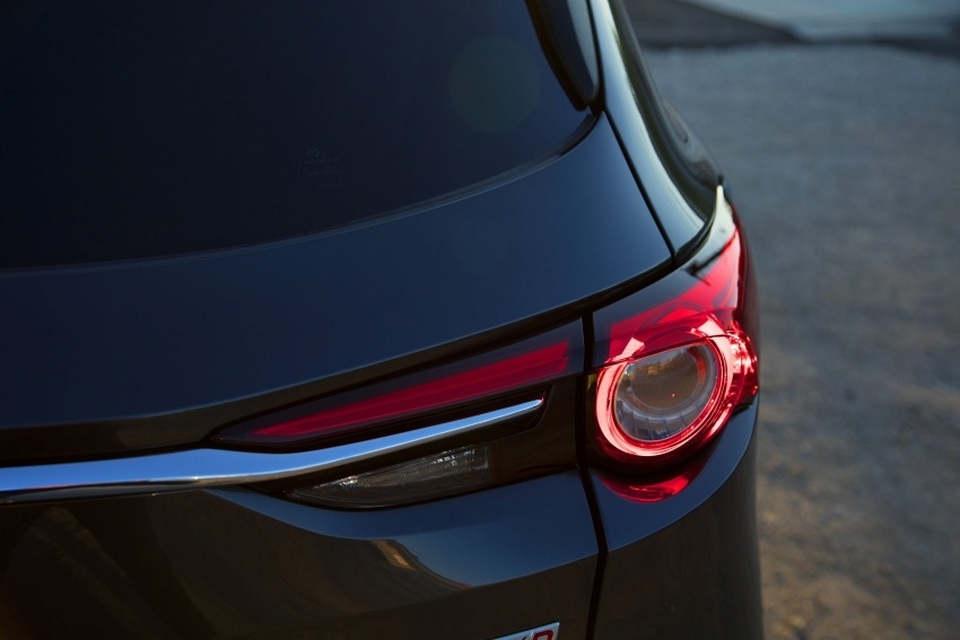 Mazda chính thức giới thiệu mẫu CX-8 - 11