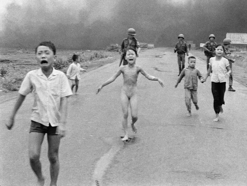 Nhiếp ảnh gia “Em bé Napalm” - Nick Út nghỉ hưu trong tháng này - 1 Bức “Em bé Napalm”