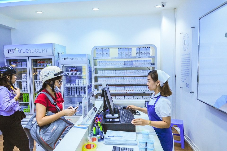 Người lữ hành bền bỉ trên con đường minh bạch thị trường sữa - 4
TH true MILK là thương hiệu sữa tươi sạch tại Việt Nam tiên phong ghi rõ nguyên liệu đầu vào là sữa tươi từ trang trại TH