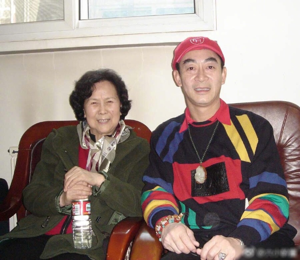 Nữ đạo diễn Dương Khiết và nam diễn viên Lục Tiểu Linh Đồng