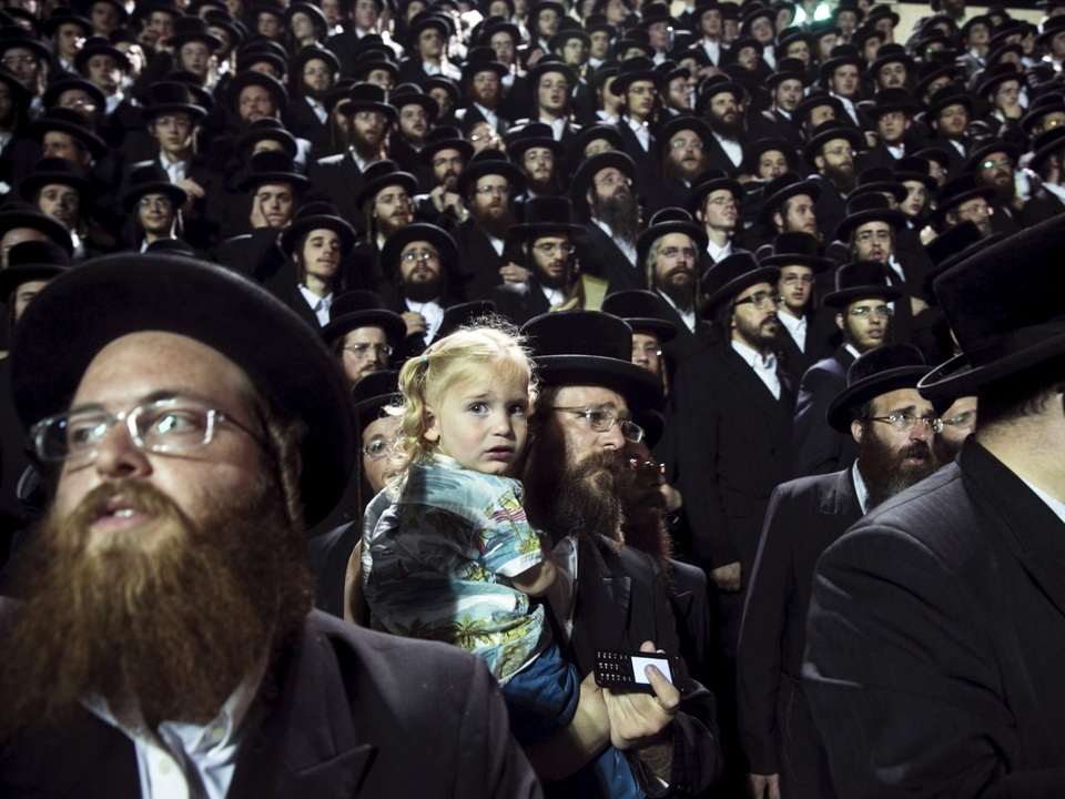 Bnei Brak không chỉ đông người dân bản địa mà còn có nhiều người dân chuyển tới sống từ các thành phố nhỏ lân cận.