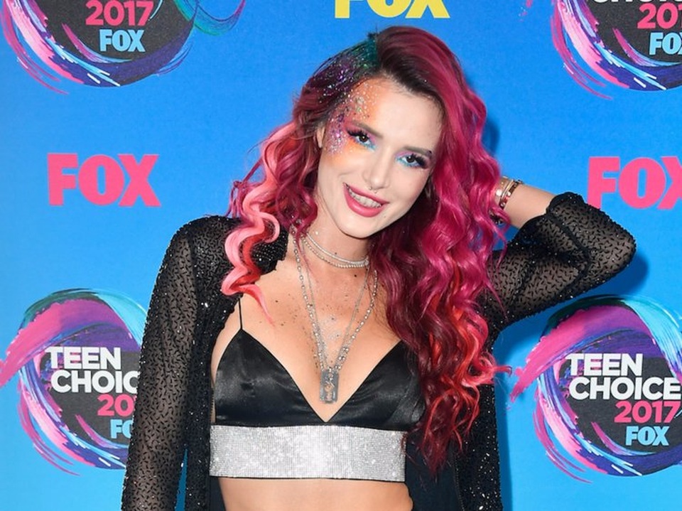Nữ diễn viên Bella Thorne hiện đang dính nghi vấn hẹn hò với ngôi sao truyền hình thực tế Scott Disick (34 tuổi), hiện tại, cô mới chỉ 19 tuổi.