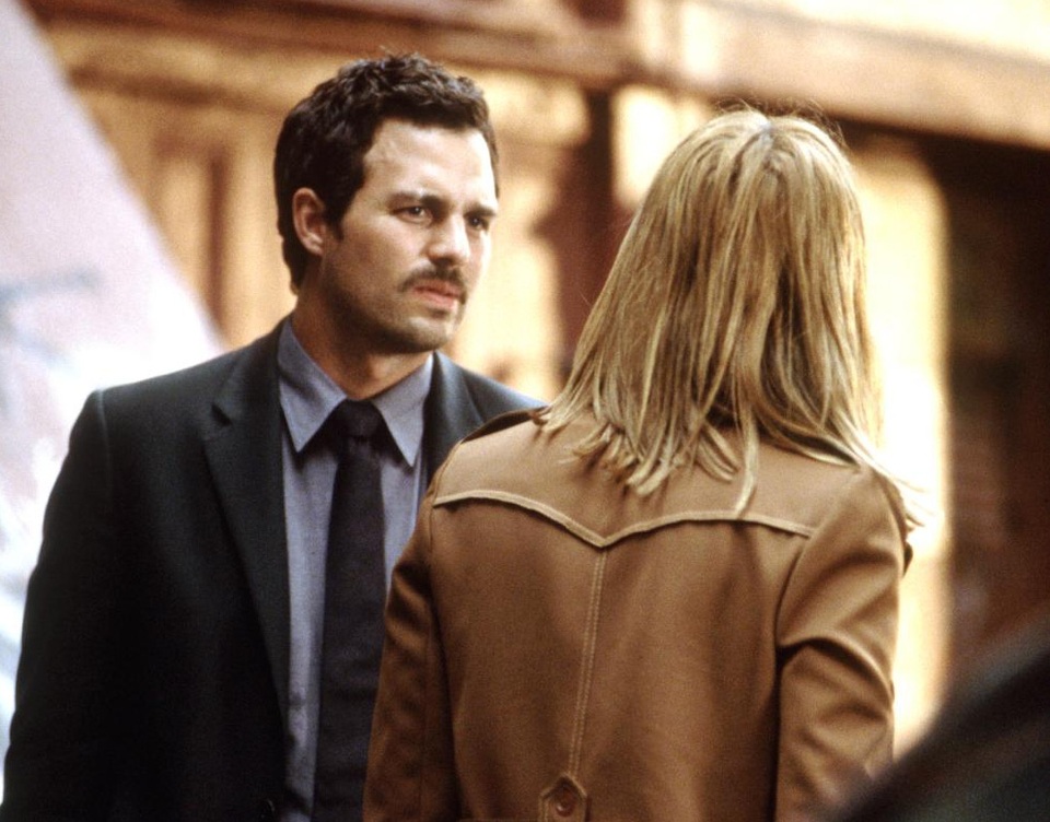 “In the Cut” (Vết cắt - 2003): Một giáo viên trung học có tên Frannie Avery (nữ diễn viên Meg Ryan) có một mối quan hệ ngoài luồng với người đàn ông làm nghề thám tử (nam diễn viên Mark Ruffalo). Anh thám tử lại phải điều tra một vụ giết người xảy ra ngay trong khu vực nơi người tình đang sinh sống.