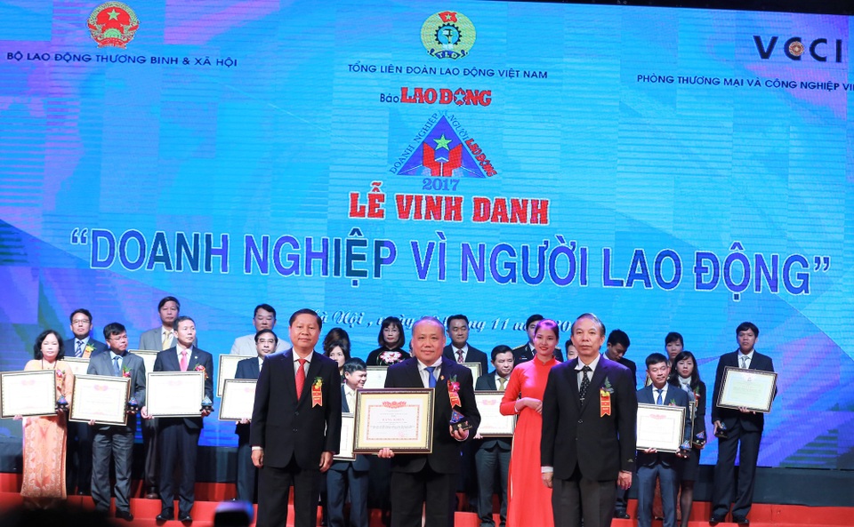 Đạm Cà Mau hoạt động chăm lo cho người lao động được ghi nhận - 2 Đạm Cà Mau hoạt động chăm lo cho người lao động được ghi nhận - 2