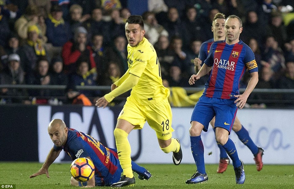 Messi giúp Barcelona may mắn giành điểm tại El Madrigal - 3
Sansone mở tỷ số cho Barcelona ở hiệp 2