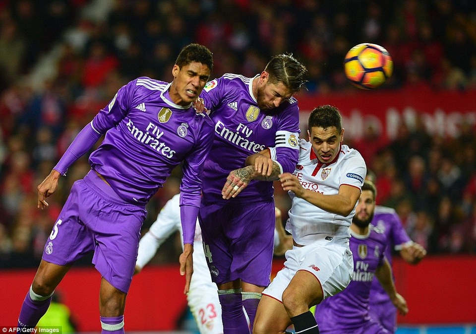 Real Madrid gục ngã trước Sevilla tại Sanchez Pizjuan - 3
Ramos đốt lưới nhà gỡ hòa 1-1 cho Sevilla