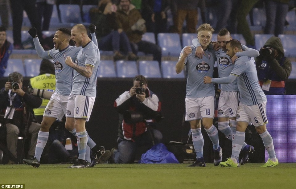 
Niềm vui của các cầu thủ Celta Vigo
