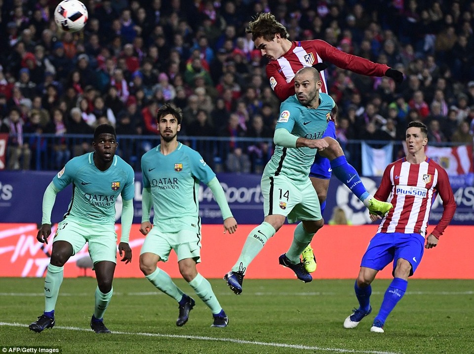 Messi và Suarez giúp Barcelona hạ gục Atletico - 3
Griezmann gỡ lại một bàn cho Atletico ở hiệp 2
