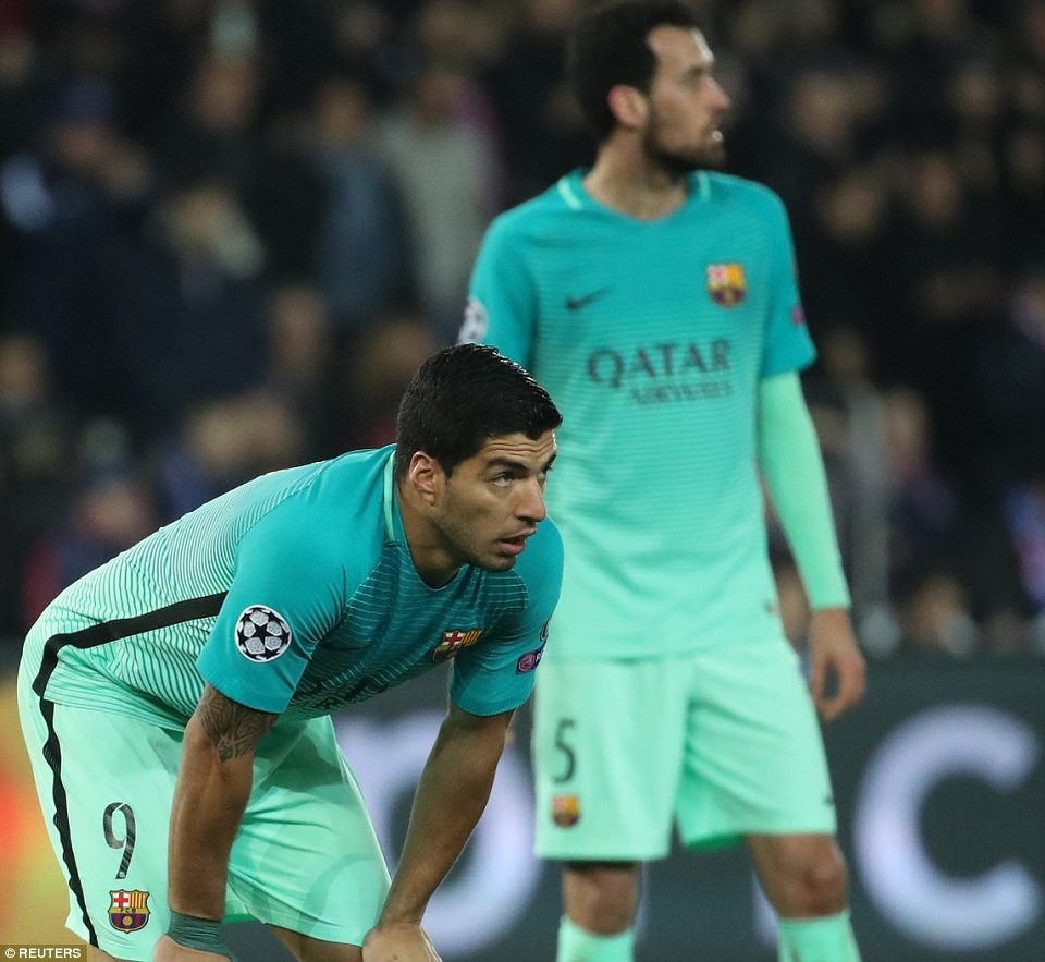 Những khoảnh khắc đáng nhớ trong ngày Barca thảm bại trước PSG - 2
Luis Suarez chơi quá nhạt nhòa ở trận đấu này