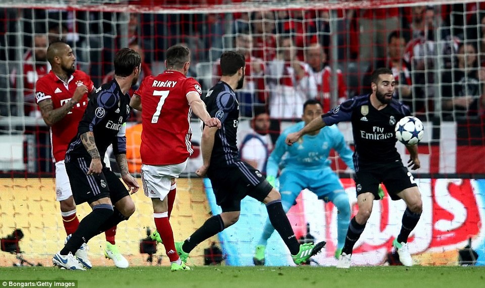 Real Madrid - Bayern Munich: Cuộc chiến sống còn - 1
Bayern Munich quyết tâm lật ngược thế cờ tại Bernabeu đêm nay