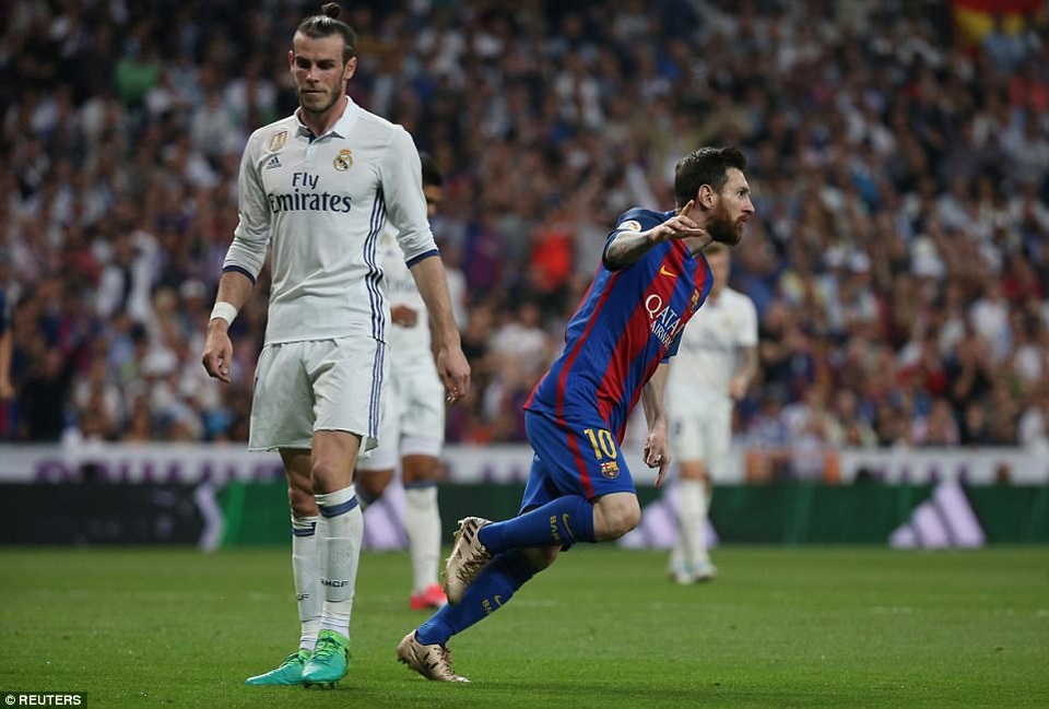 Những khoảnh khắc Messi nhấn chìm Real Madrid ngay tại Bernabeu - 16
Niềm vui của Messi và nỗi buồn của Bale
