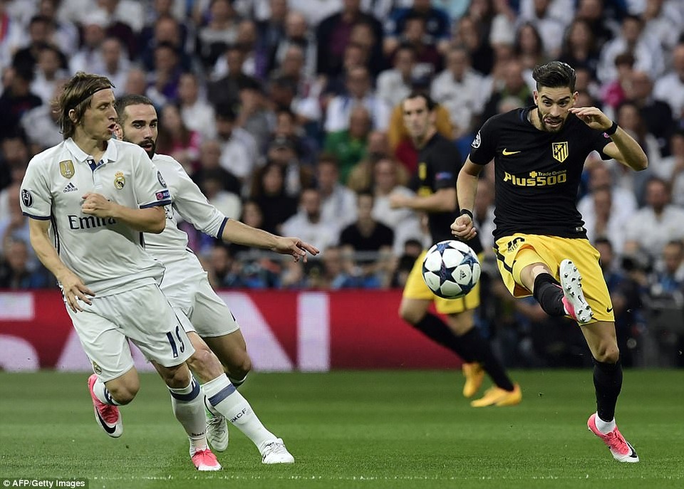 Những khoảnh khắc C.Ronaldo nhấn chìm Atletico tại Bernabeu - 12
Atletico bất lực trong việc tìm kiếm bàn thắng