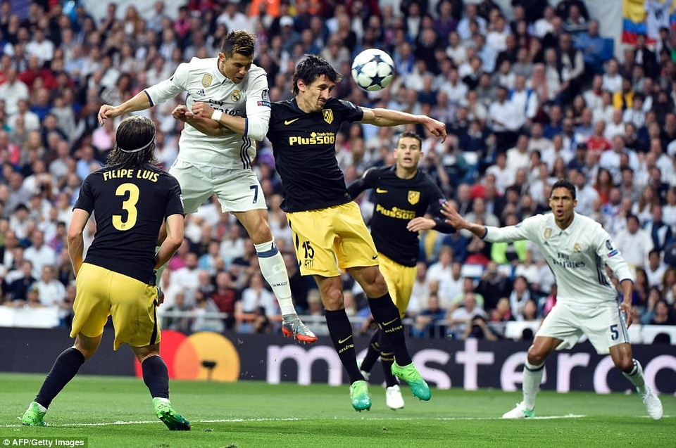 Real Madrid 3-0 Atletico: Hat-trick của C.Ronaldo - 1
C.Ronaldo đã có cú hat-trick thứ 42 cho Real Madrid