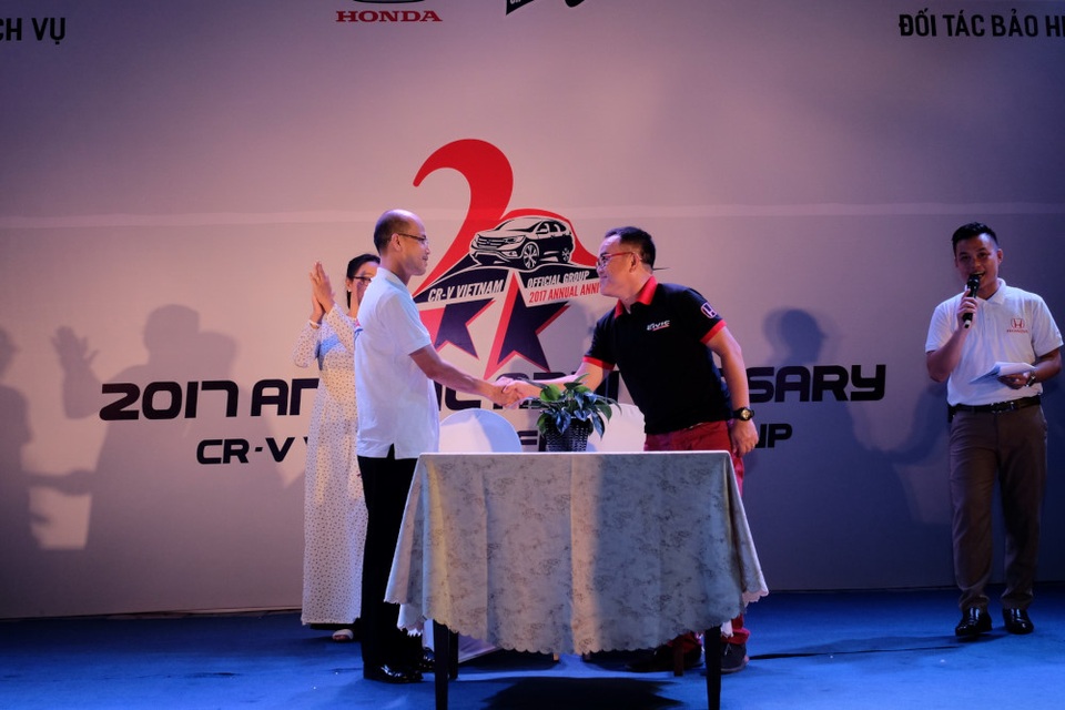 Lễ ký kết thỏa thuận hợp tác giữa Honda Long Biên và - CR-V VOG