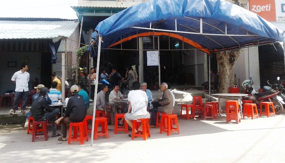 Vụ bắt tụ điểm chơi bầu cua: Nạn nhân tử vong có thể do chạy quá sức? - 2 Gia đình lo hậu sự cho nạn nhân