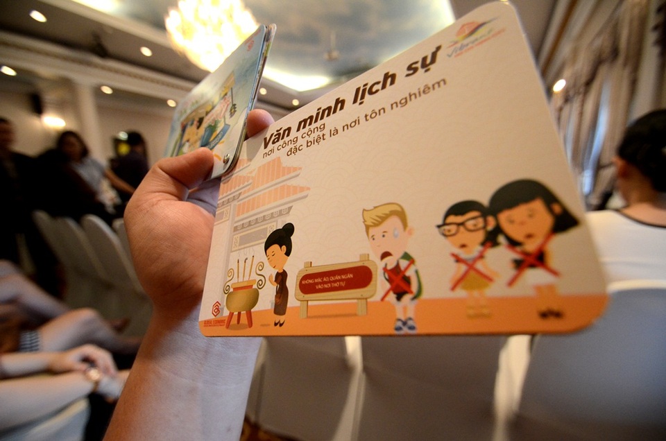 TPHCM công bố bộ quy tắc ứng xử dành cho du khách - 4 Trang phục lịch sự khi đến nơi tôn nghiêm cũng nằm trong 8 nội dung của bộ quy tắc.