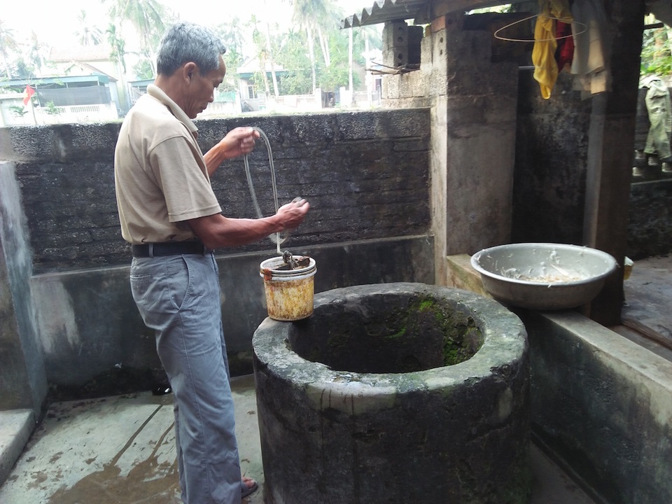 Canh cánh nỗi lo ở làng có nước ô nhiễm nặng nhất nước - 6 Người dân làng Cờ Đỏ tiếp tục có tên trong danh sách 10 làng ung thư có nguồn nước bẩn nhất.