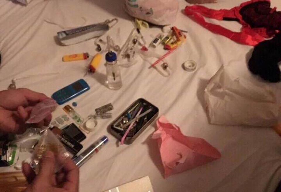 “Dân bay” thuê biệt thự để phê ma túy - 6 Tang vật mà công an thu giữ