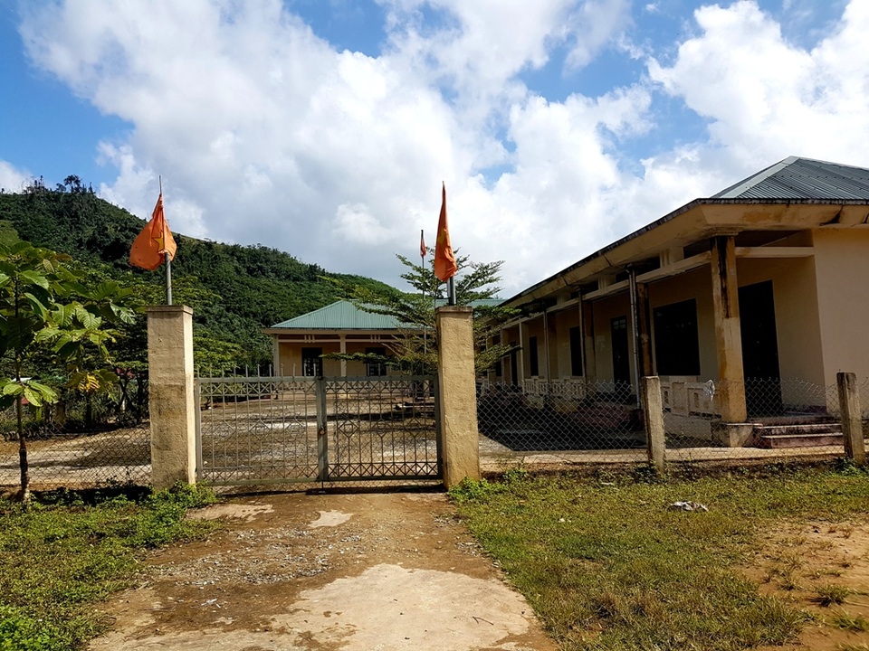 Làng “triệu phú” giữa đại ngàn - 4 Trường tiểu học ngay giữa khu dân cư