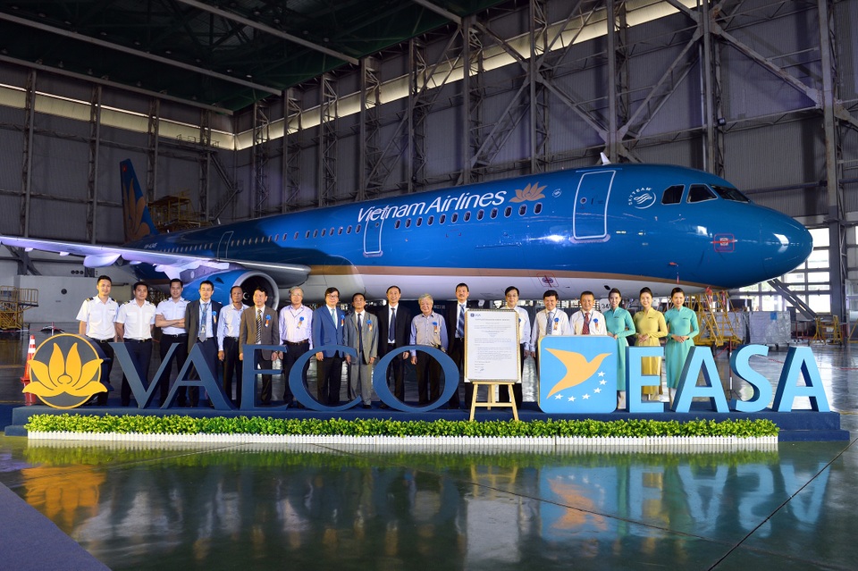 Kỹ thuật máy bay Việt Nam được nhận chứng chỉ bảo dưỡng của châu Âu - 2