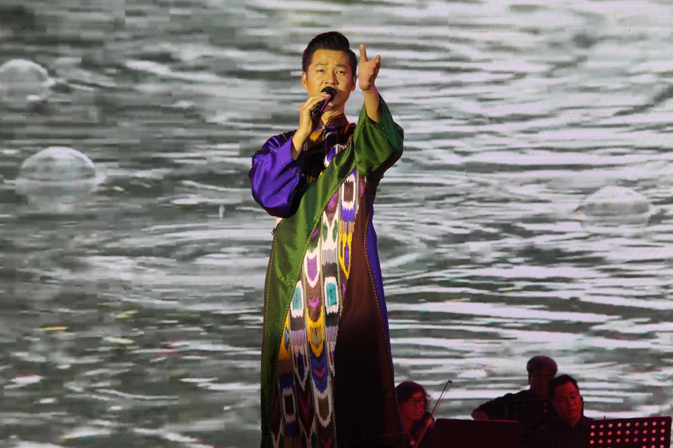 Nồng nàn đêm nhạc Trịnh Công Sơn sau sự cố cấm hát “Nối vòng tay lớn”