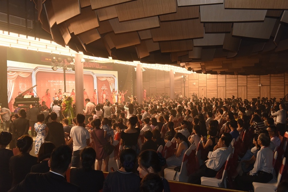Ra mắt The Symphony – bản giao hưởng của Phú Mỹ Hưng Midtown - 2 Hàng trăm người đến tham dự lễ ra mắt The Symphony