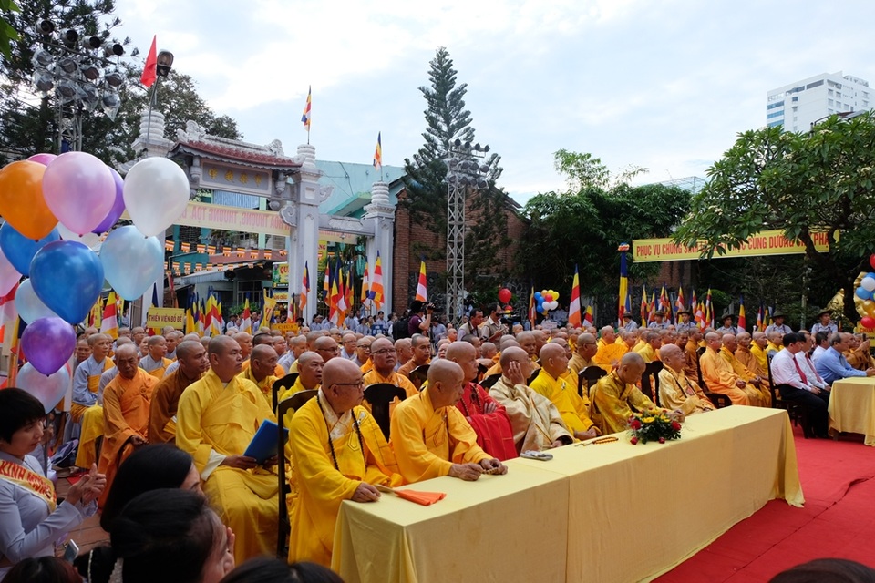 Đà Nẵng: Thả chim bồ câu nguyện cầu hòa bình trong Đại lễ Phật đản - 5 Đà Nẵng: Thả chim bồ câu nguyện cầu hòa bình trong Đại lễ Phật đản - 5