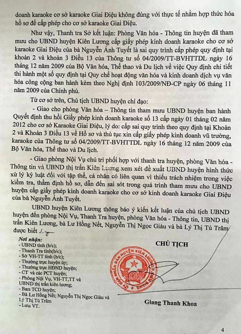 Rút giấy phép quán karaoke khiến cụ bà 93 tuổi bức xúc đến trụ sở huyện tá túc! - 2 Chủ tịch UBND huyện Kiên Lương Giang Thanh Khoa chỉ đạo rút giấy phép kinh doanh quán karaoke Giai Điệu