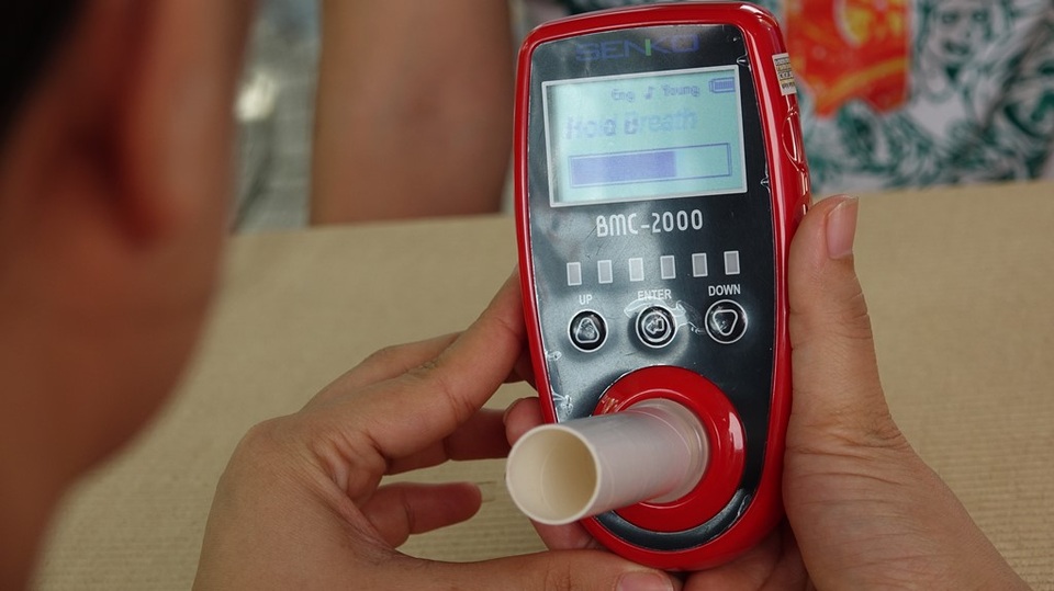 Thưởng thức ẩm thực và tìm hiểu cách… cai thuốc lá - 4 Thiết bị đo tình trạng ảnh hưởng của khói thuốc lên cơ thể.