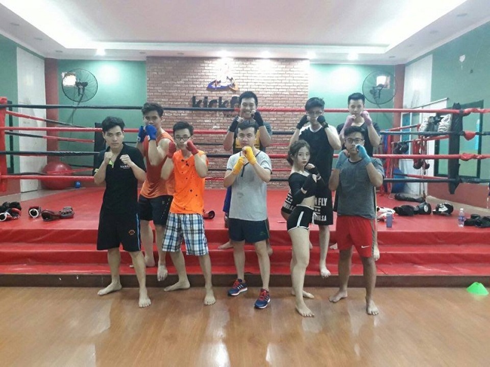 Chân dung cô gái xinh đẹp múa côn điêu luyện gây sốt mạng - 7 Chân dung cô gái xinh đẹp múa côn điêu luyện gây sốt mạng - 7