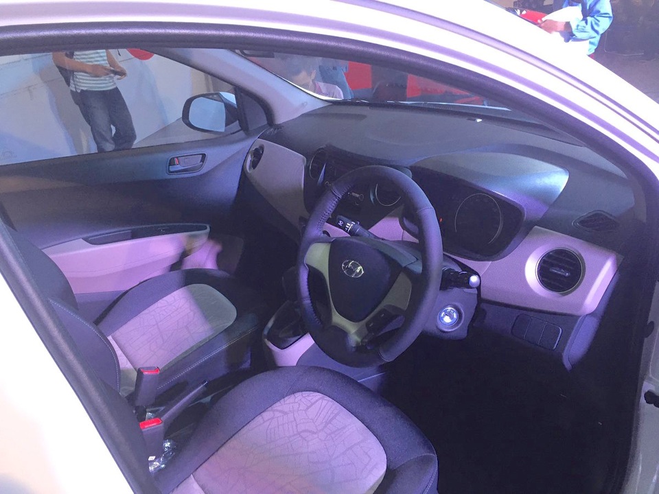 Hyundai ra mắt Grand i10X - 4 Hyundai Grand i10 X tại Ấn Độ vẫn có hai lựa chọn hộp số sàn 5 cấp hoặc hộp số tự động 4 cấp