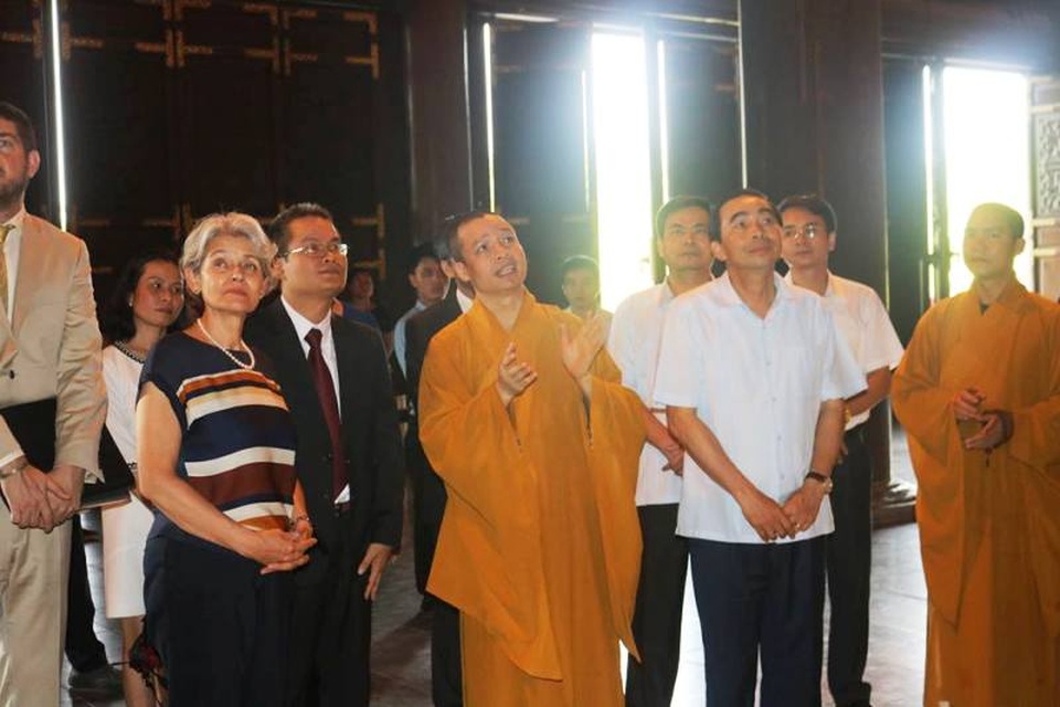 Tổng giám đốc UNESCO thăm quần thể danh thắng Tràng An - 8 Tổng giám đốc UNESCO thăm quần thể danh thắng Tràng An - 8