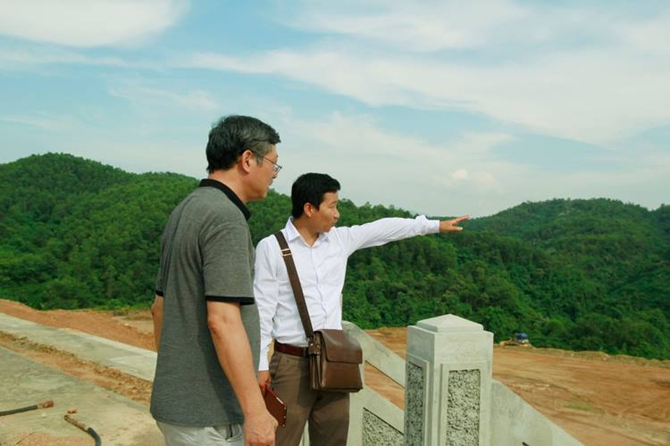 Ông Dương Trung Quốc: “Mua mộ trước cho người thân là tín hiệu tốt” - 2 Ông Dương Trung Quốc: “Mua mộ trước cho người thân là tín hiệu tốt” - 2