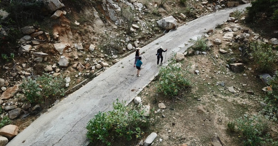 Ninh Thuận: Huyền bí Mũi Dinh - 4 Đường lên Mũi Dinh có độ dốc khá lớn