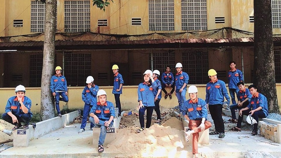 Nữ sinh được cưng chiều như công chúa trong lớp học - 4 Nữ sinh được cưng chiều như công chúa trong lớp học - 4