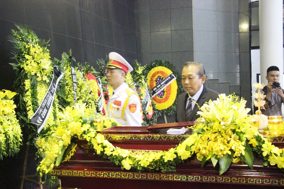 Phó Thủ tướng đến viếng người hiến 5.000 lượng vàng cho cách mạng - 2 Phó Thủ tướng đến viếng người hiến 5.000 lượng vàng cho cách mạng - 2