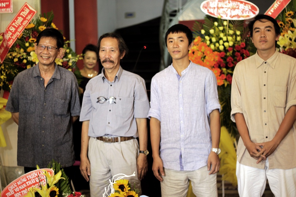 Sự kết hợp đặc biệt trong triển lãm “Son+” - 1 Bốn hoạ sĩ tại buổi khai mạc triển lãm “Son+”.