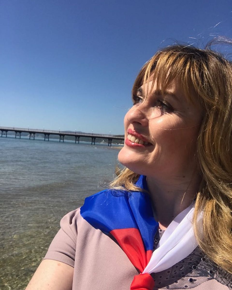 May mắn cho ngành hàng không thế giới, Svetlana đã bị thuyết phục bởi huấn luyện viên Alexander Rukavishnikov của câu lạc bộ thể thao hàng không Kurgan và chuyển hướng trở thành một phi công nhào lộn.