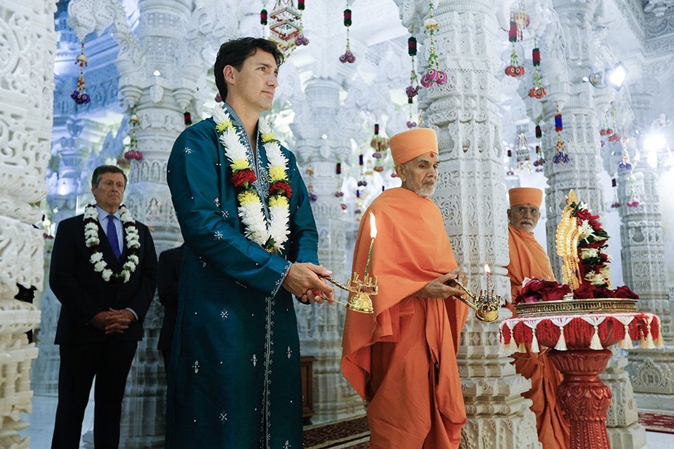 Thủ Tướng Canada mặc trang phục Ấn Độ gặp tín đồ đạo Hindu - 4
BAPS là tôn giáo thuộc nhánh Swaminarayan của đạo BAPS có mạng lưới khoảng gần 3.900 trung tâm trên khắp thế giới. BAPS đã nhận nhiều giải thưởng quốc gia, quốc tế và là đối tác với Liên Hợp Quốc cho những nỗ lực để khiến xã hội tốt đẹp hơn. (Ảnh: Twitter)
