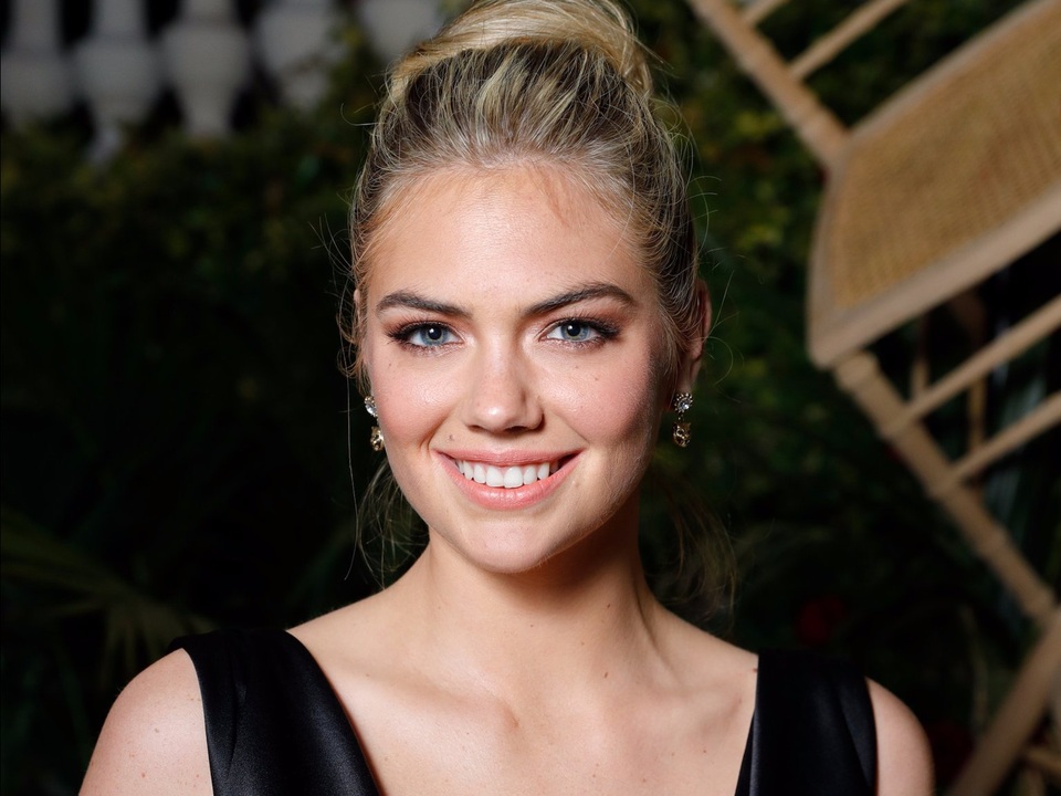 Người mẫu Kate Upton mới chỉ 18 tuổi khi cô chuyển tới sống ở thành phố New York để theo đuổi sự nghiệp người mẫu, cô đã nổi tiếng kể từ đó, giờ đây, Kate đã ở tuổi 25, cô thường xuất hiện trên trang bìa của những tờ tạp chí đình đám và đã khởi động sự nghiệp thứ hai - diễn xuất.