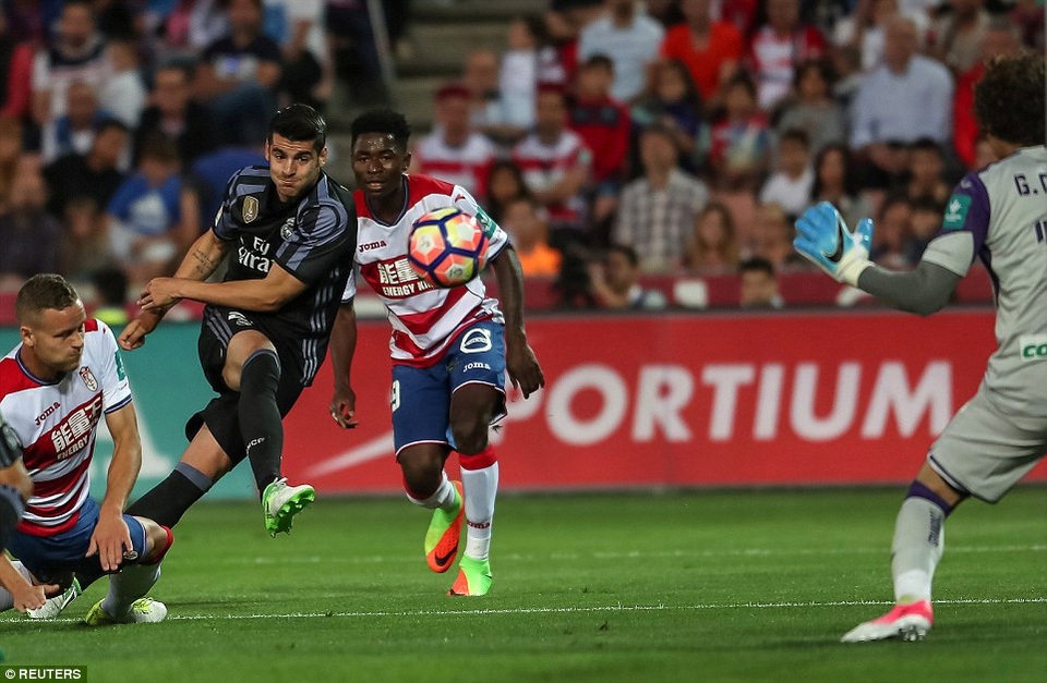 Granada 0-4 Real Madrid: Cú đúp của Rodriguez và Morata - 4
Morata cũng tỏa sáng với hai bàn thắng vào lưới Granada