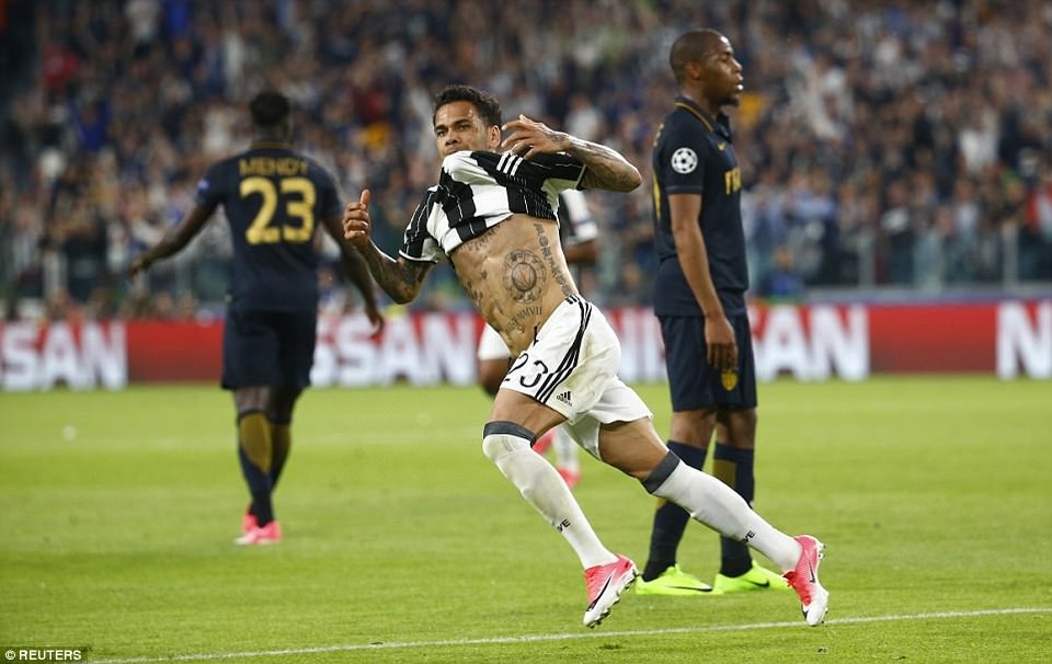 Những khoảnh khắc Juventus quật ngã Monaco để tiến vào chung kết Champions League - 12
Dani Alves được coi là người chơi hay nhất ở trận Juventus-Monaco đêm qua